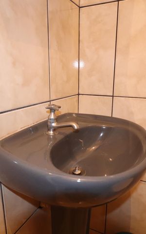 Casa à venda com 180m², 3 quartos e 2 vagasEdícula - Banheiro