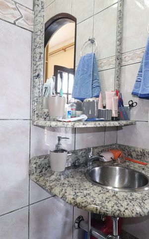 Casa à venda com 180m², 3 quartos e 2 vagasBanheiro da Suíte