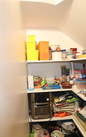 Casa à venda com 180m², 3 quartos e 2 vagasDespensa