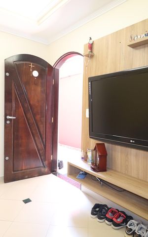 Casa à venda com 180m², 3 quartos e 2 vagasSala