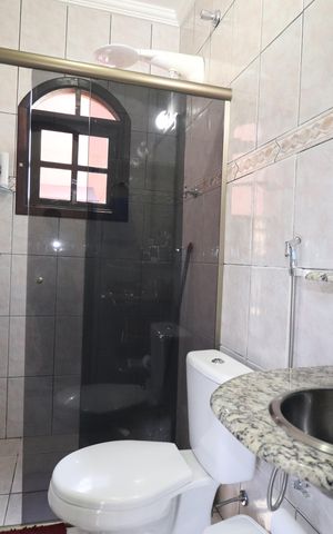 Casa à venda com 180m², 3 quartos e 2 vagasBanheiro da Suíte