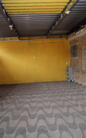 Casa à venda com 400m², 2 quartos e 2 vagasGaragem
