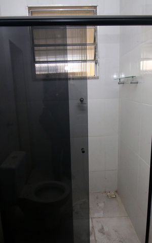 Casa à venda com 400m², 2 quartos e 2 vagasBanheiro da Suíte 1