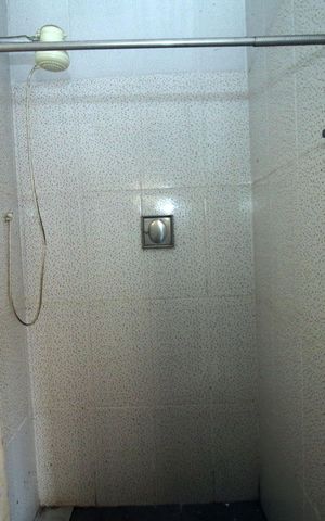 Casa à venda com 400m², 2 quartos e 2 vagasBanheiro de serviço