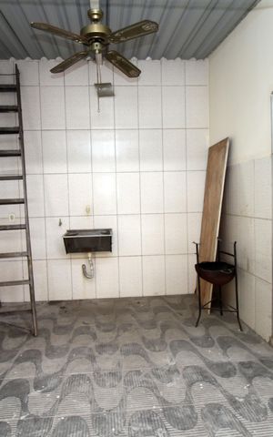 Casa à venda com 400m², 2 quartos e 2 vagasÁrea de Serviço