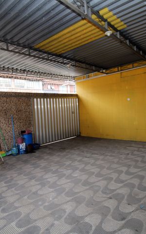 Casa à venda com 400m², 2 quartos e 2 vagasGaragem
