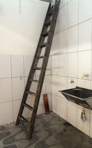 Casa à venda com 400m², 2 quartos e 2 vagasÁrea de Serviço