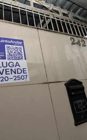 Casa à venda com 400m², 2 quartos e 2 vagasPlaca