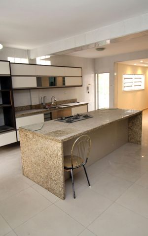 Casa à venda com 400m², 2 quartos e 2 vagasCozinha