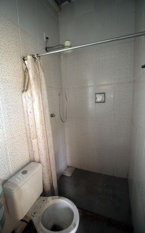 Casa à venda com 400m², 2 quartos e 2 vagasBanheiro de serviço
