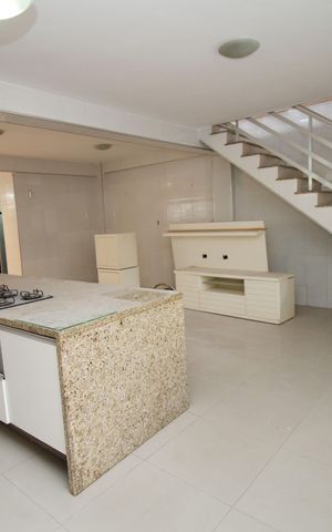 Casa à venda com 400m², 2 quartos e 2 vagasCozinha