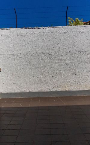 Casa à venda com 200m², 4 quartos e 3 vagas Casa à venda com 200m², 4 quartos e 3 vagasÁrea comum