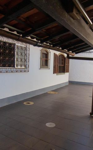 Casa à venda com 200m², 4 quartos e 3 vagas Casa à venda com 200m², 4 quartos e 3 vagasÁrea comum
