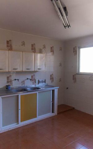Casa à venda com 200m², 4 quartos e 3 vagas Casa à venda com 200m², 4 quartos e 3 vagasCozinha