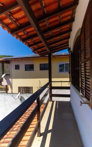 Casa à venda com 200m², 4 quartos e 3 vagas Casa à venda com 200m², 4 quartos e 3 vagasVaranda Quarto 4