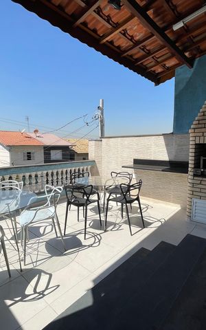 Casa à venda com 182m², 3 quartos e 3 vagas Casa à venda com 182m², 3 quartos e 3 vagasChurrasqueira