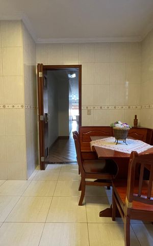 Casa à venda com 182m², 3 quartos e 3 vagas Casa à venda com 182m², 3 quartos e 3 vagasCozinha