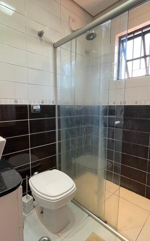 Casa à venda com 182m², 3 quartos e 3 vagas Casa à venda com 182m², 3 quartos e 3 vagasBanheiro da Suíte