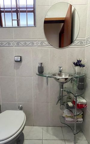 Casa à venda com 182m², 3 quartos e 3 vagas Casa à venda com 182m², 3 quartos e 3 vagasLavabo