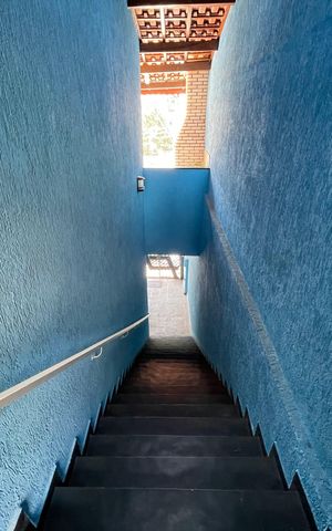 Casa à venda com 182m², 3 quartos e 3 vagas Casa à venda com 182m², 3 quartos e 3 vagasEscadas