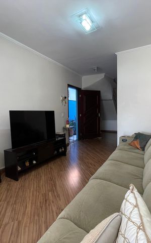 Casa à venda com 182m², 3 quartos e 3 vagas Casa à venda com 182m², 3 quartos e 3 vagasSala