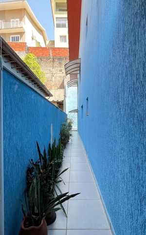 Casa à venda com 182m², 3 quartos e 3 vagas Casa à venda com 182m², 3 quartos e 3 vagasCorredor