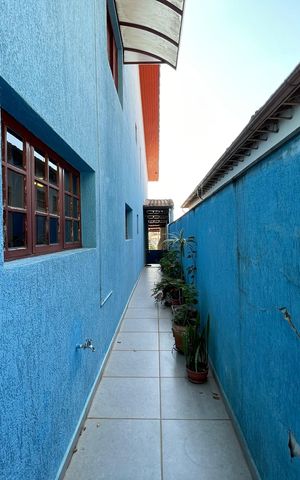 Casa à venda com 182m², 3 quartos e 3 vagas Casa à venda com 182m², 3 quartos e 3 vagasCorredor