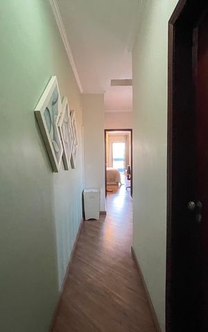 Casa à venda com 182m², 3 quartos e 3 vagas Casa à venda com 182m², 3 quartos e 3 vagasCorredor