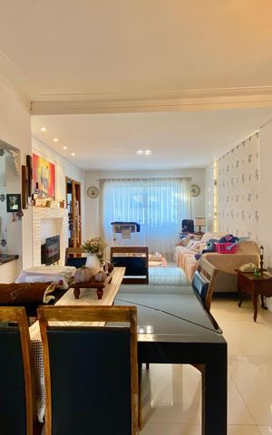 Apartamento à venda com 135m², 3 quartos e sem vaga Apartamento à venda com 135m², 3 quartos e sem vagaSala