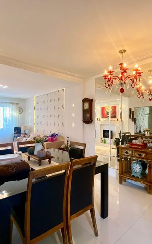 Apartamento à venda com 135m², 3 quartos e sem vaga Apartamento à venda com 135m², 3 quartos e sem vagaSala