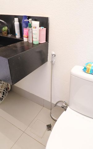 Casa para alugar com 170m², 4 quartos e 2 vagasBanheiro Social