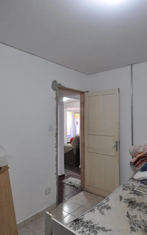 Casa para alugar com 150m², 2 quartos e 2 vagasQuarto 