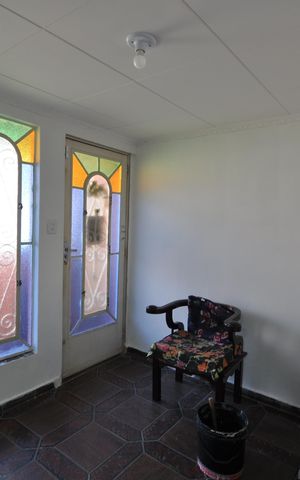 Casa para alugar com 150m², 2 quartos e 2 vagasSala