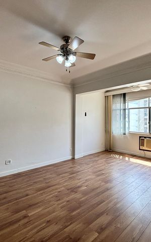 Apartamento para alugar com 135m², 3 quartos e 1 vaga Apartamento para alugar com 135m², 3 quartos e 1 vagaSala