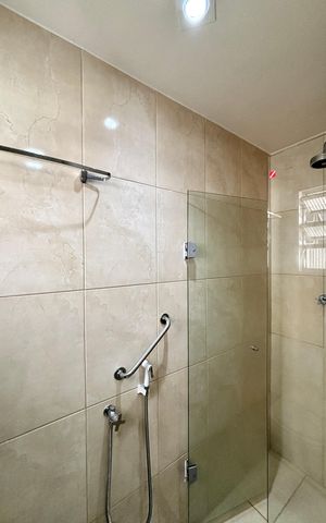 Apartamento para alugar com 135m², 3 quartos e 1 vaga Apartamento para alugar com 135m², 3 quartos e 1 vagaBanheiro da Suíte