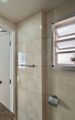 Apartamento para alugar com 135m², 3 quartos e 1 vaga Apartamento para alugar com 135m², 3 quartos e 1 vagaBanheiro da Suíte