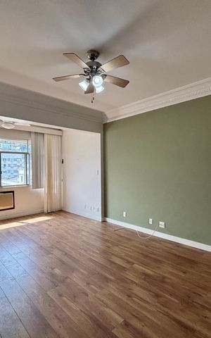 Apartamento para alugar com 135m², 3 quartos e 1 vaga Apartamento para alugar com 135m², 3 quartos e 1 vagaSala