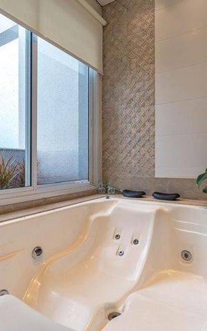 Casa à venda com 470m², 4 quartos e 2 vagas