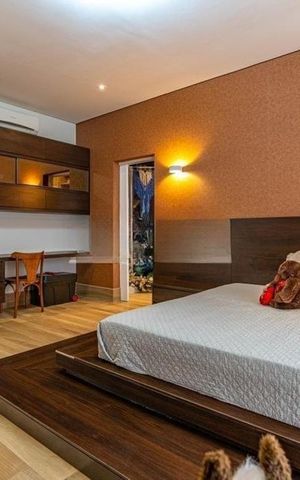 Casa à venda com 470m², 4 quartos e 2 vagas