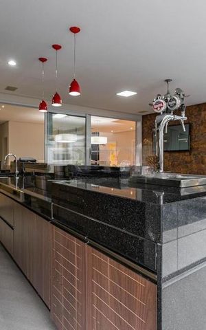 Casa à venda com 470m², 4 quartos e 2 vagas