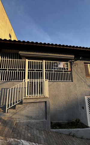 Casa à venda com 98m², 3 quartos e 1 vagaFachada