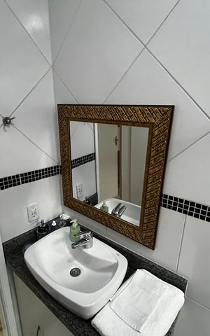 Casa à venda com 98m², 3 quartos e 1 vagaBanheiro