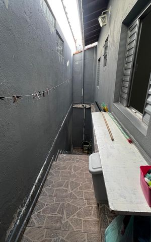 Casa à venda com 98m², 3 quartos e 1 vagaEscada