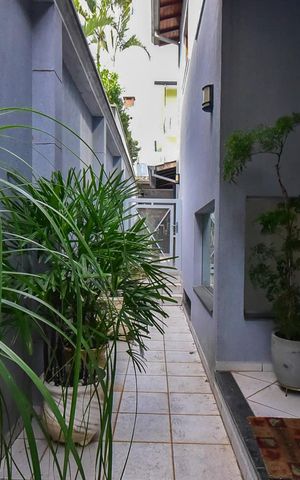 Casa de condomínio à venda com 280m², 3 quartos e 4 vagasEntrada
