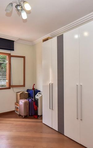 Casa de condomínio à venda com 280m², 3 quartos e 4 vagasQuarto 2