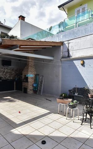 Casa de condomínio à venda com 280m², 3 quartos e 4 vagasChurrasqueira