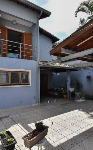 Casa de condomínio à venda com 280m², 3 quartos e 4 vagasChurrasqueira