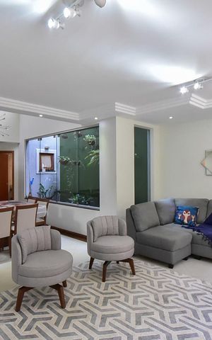 Casa de condomínio à venda com 280m², 3 quartos e 4 vagasSala