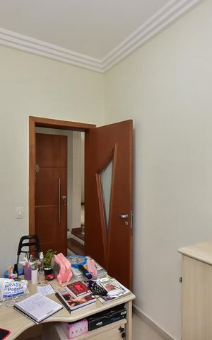 Casa de condomínio à venda com 280m², 3 quartos e 4 vagasEscritório
