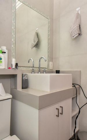 Casa de condomínio à venda com 280m², 3 quartos e 4 vagasBanheiro Social